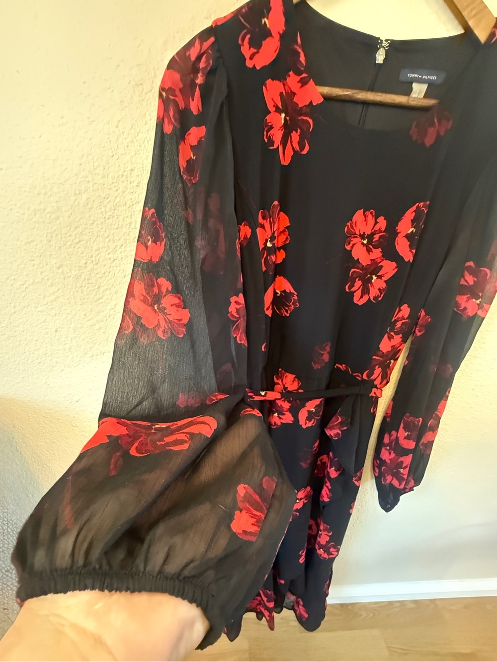 Tommy Hilfiger - Chiffon Black and Red Floral Print Midi Montreux Dress, Size 10 - Picture 5 of 16